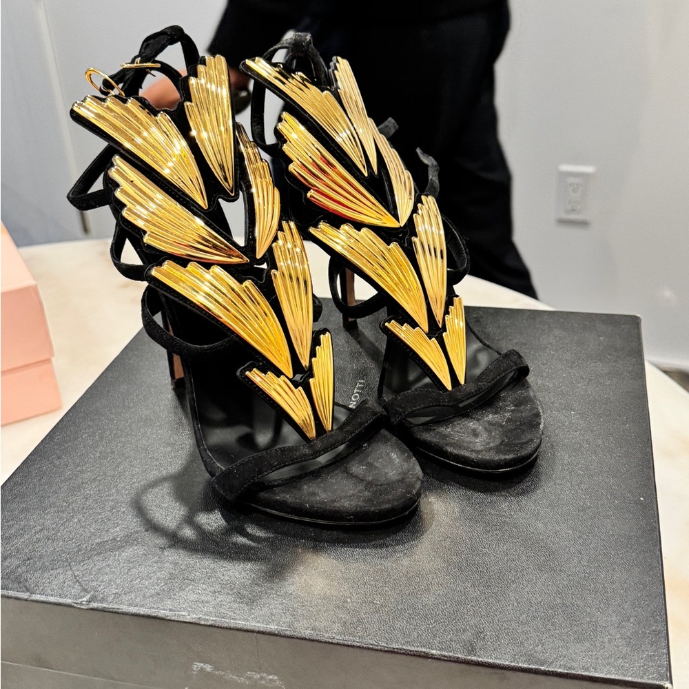 Giuseppe Zanotti Black Heels with Gold Accents - Picture 2 of 9